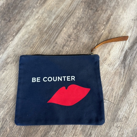 Parker Thatch Canvas Navy Pouch with Red Lip Design - Leather Zipper Pull - Picture 7 of 7